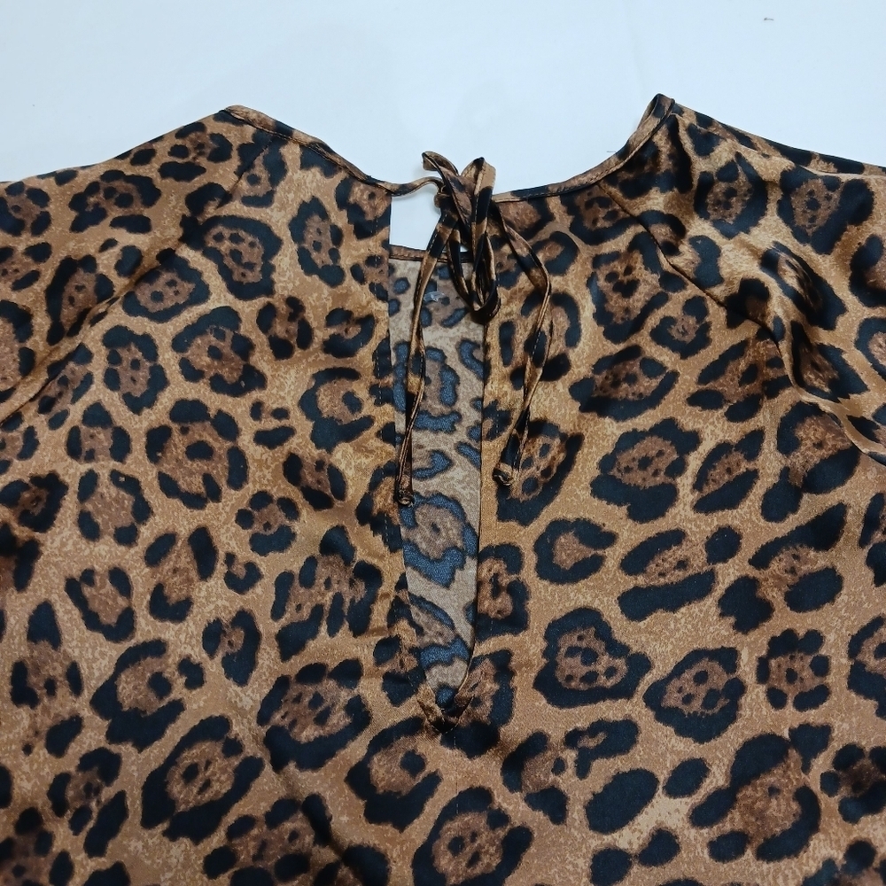 H&M Dark Leopard Print Long Sleeve Tie-Back Crop Top Women’s XS - Picture 8 of 10